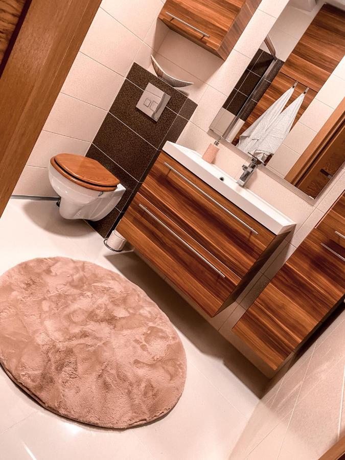 Apartament Solna 80 - Centrum Miasta Z Podziemnym Garazem Кельце Екстер'єр фото