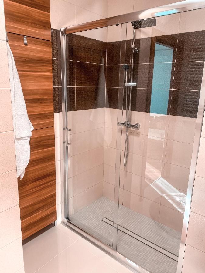 Apartament Solna 80 - Centrum Miasta Z Podziemnym Garazem Кельце Екстер'єр фото
